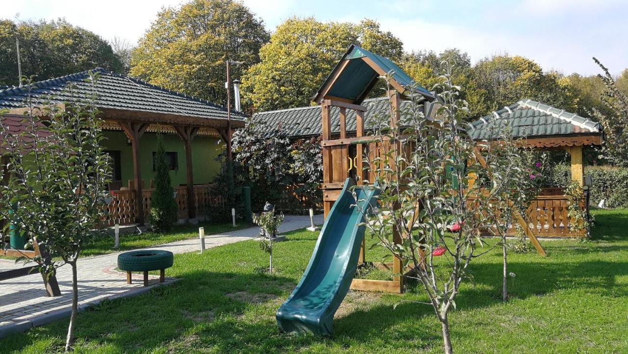 Agropensiunea Valea Fagilor Luncavita Экстерьер фото