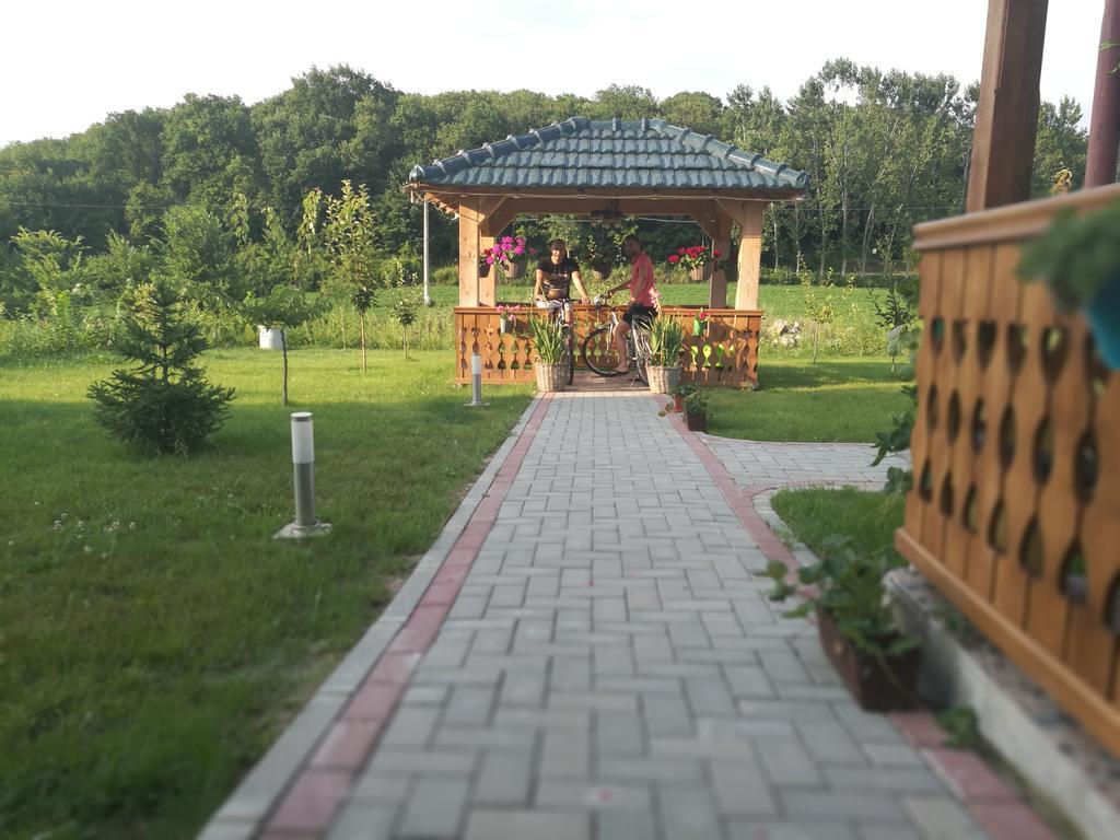 Agropensiunea Valea Fagilor Luncavita Экстерьер фото